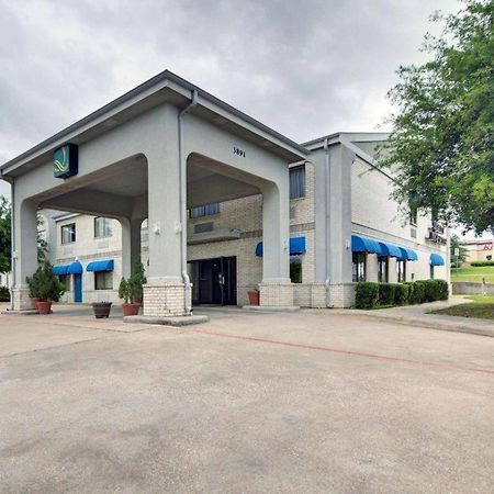Quality Inn & Suites Grand Prairie Extérieur photo