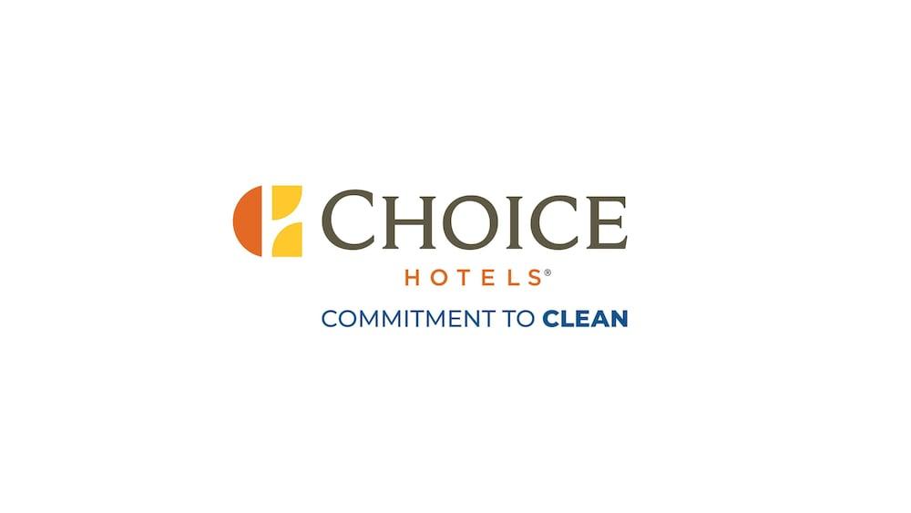 Quality Inn & Suites Grand Prairie Extérieur photo