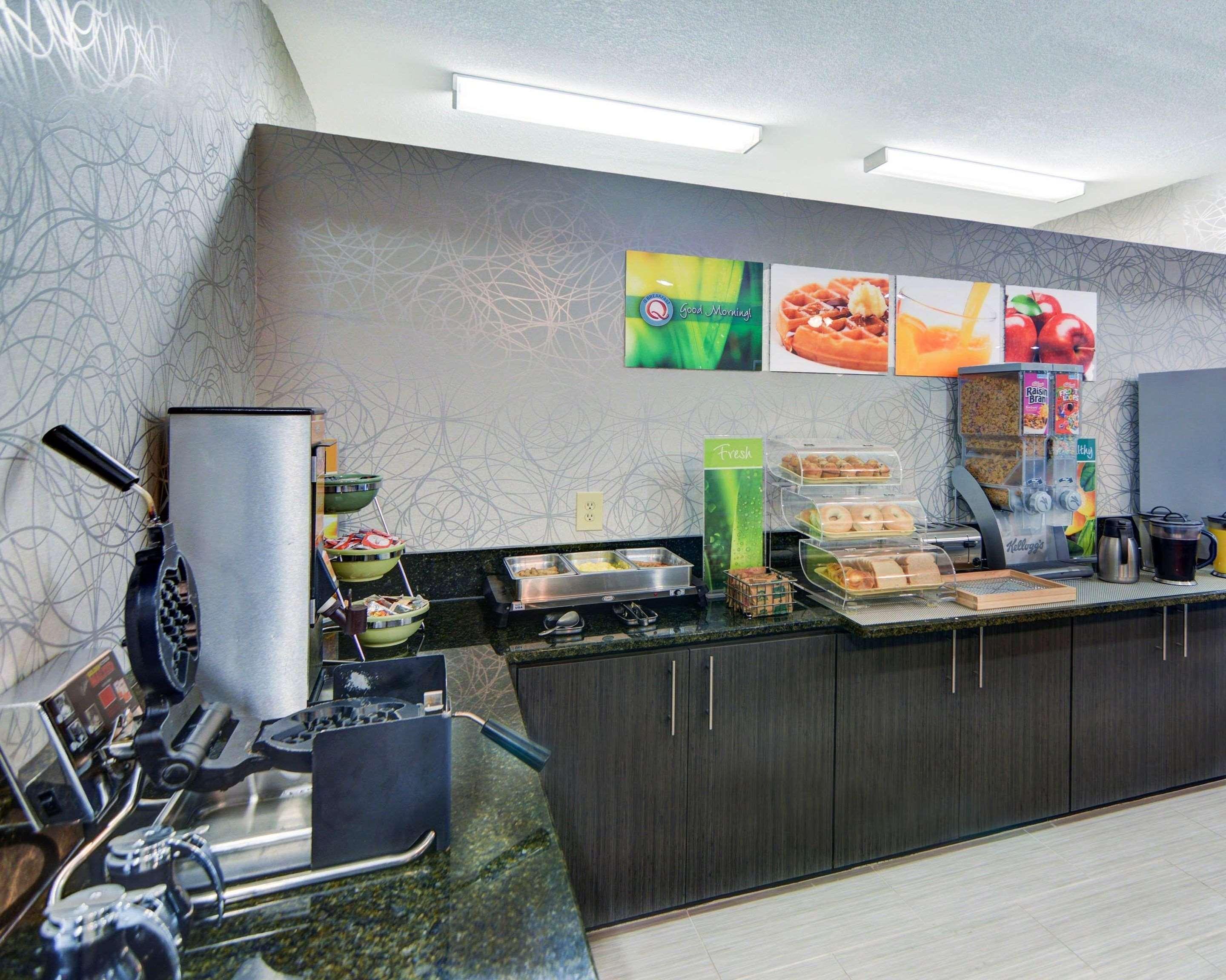 Quality Inn & Suites Grand Prairie Extérieur photo