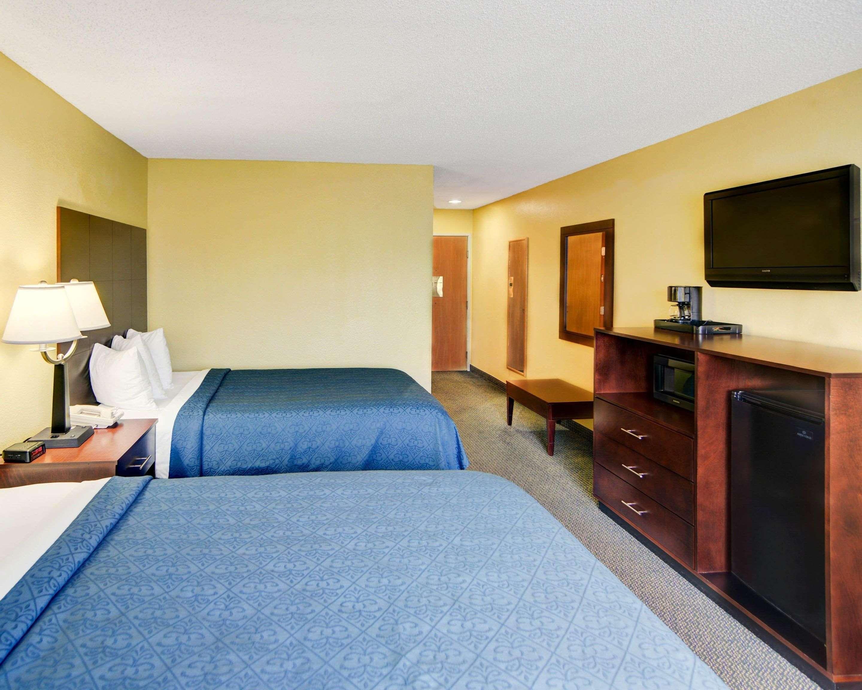Quality Inn & Suites Grand Prairie Extérieur photo