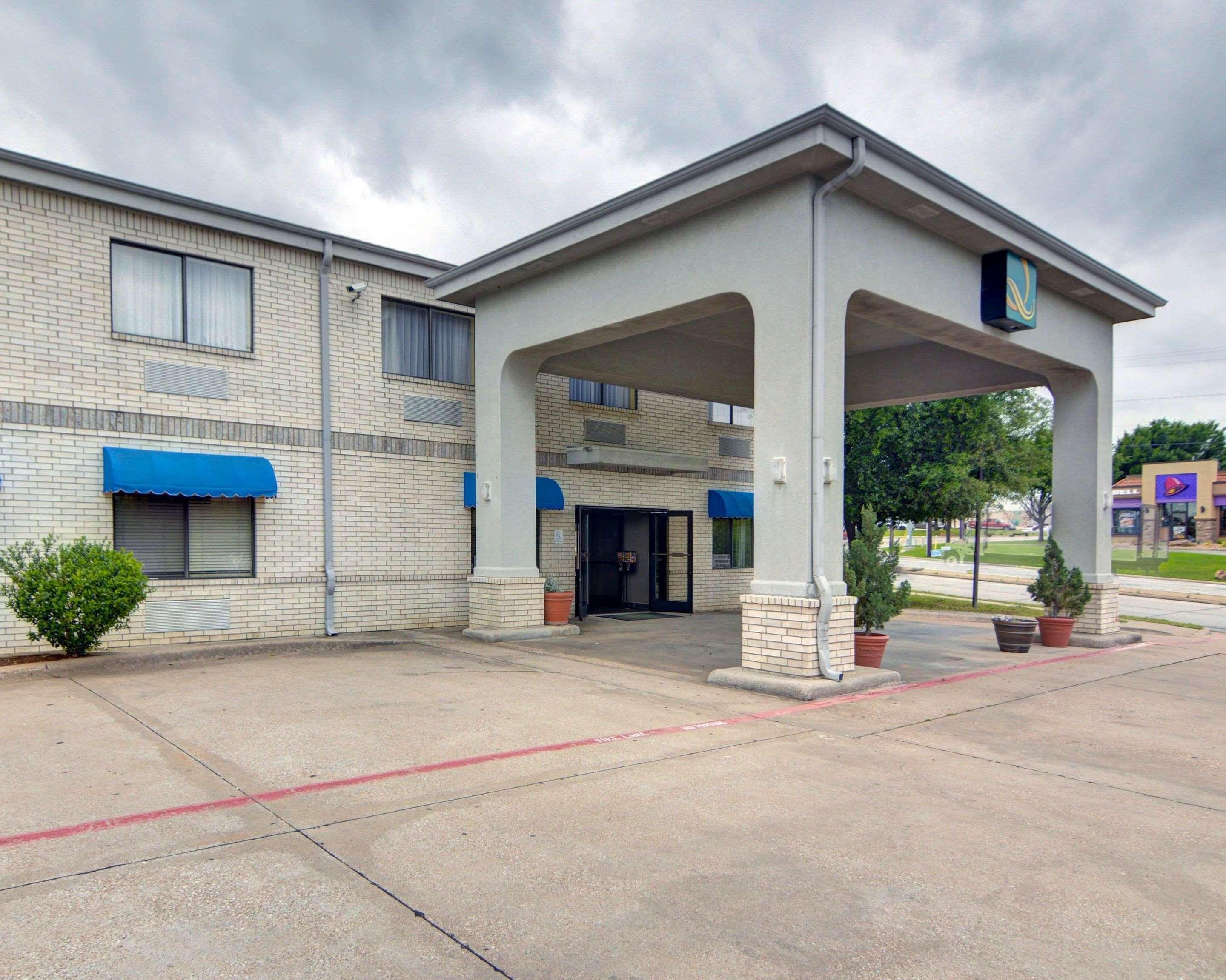 Quality Inn & Suites Grand Prairie Extérieur photo