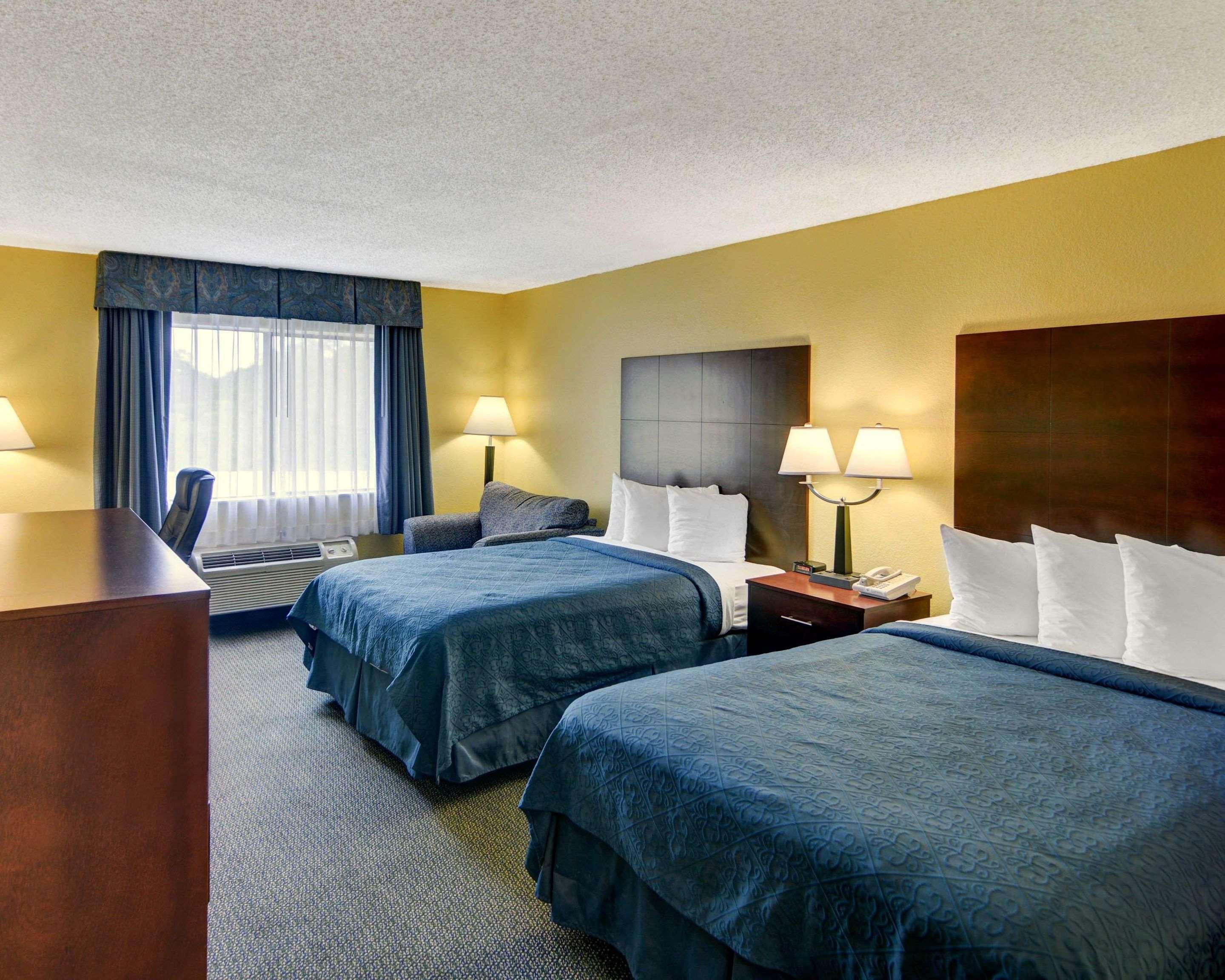 Quality Inn & Suites Grand Prairie Extérieur photo