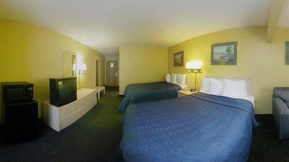 Quality Inn & Suites Grand Prairie Extérieur photo