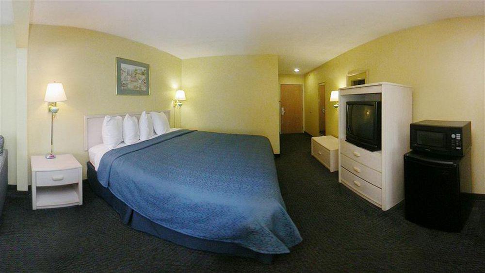 Quality Inn & Suites Grand Prairie Extérieur photo